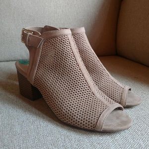 NEW tan peep-toe heels